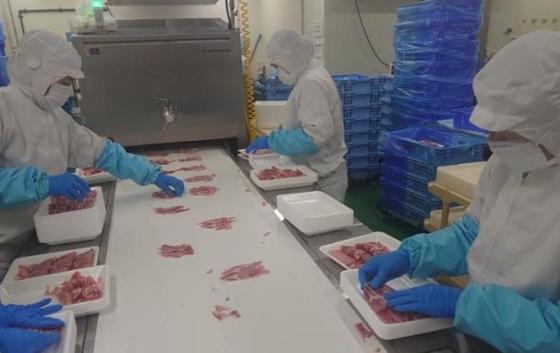 クスリのアオキ　富山精肉プロセスセンター(食品製造　精肉加工スタッフ/パート)のアルバイト写真