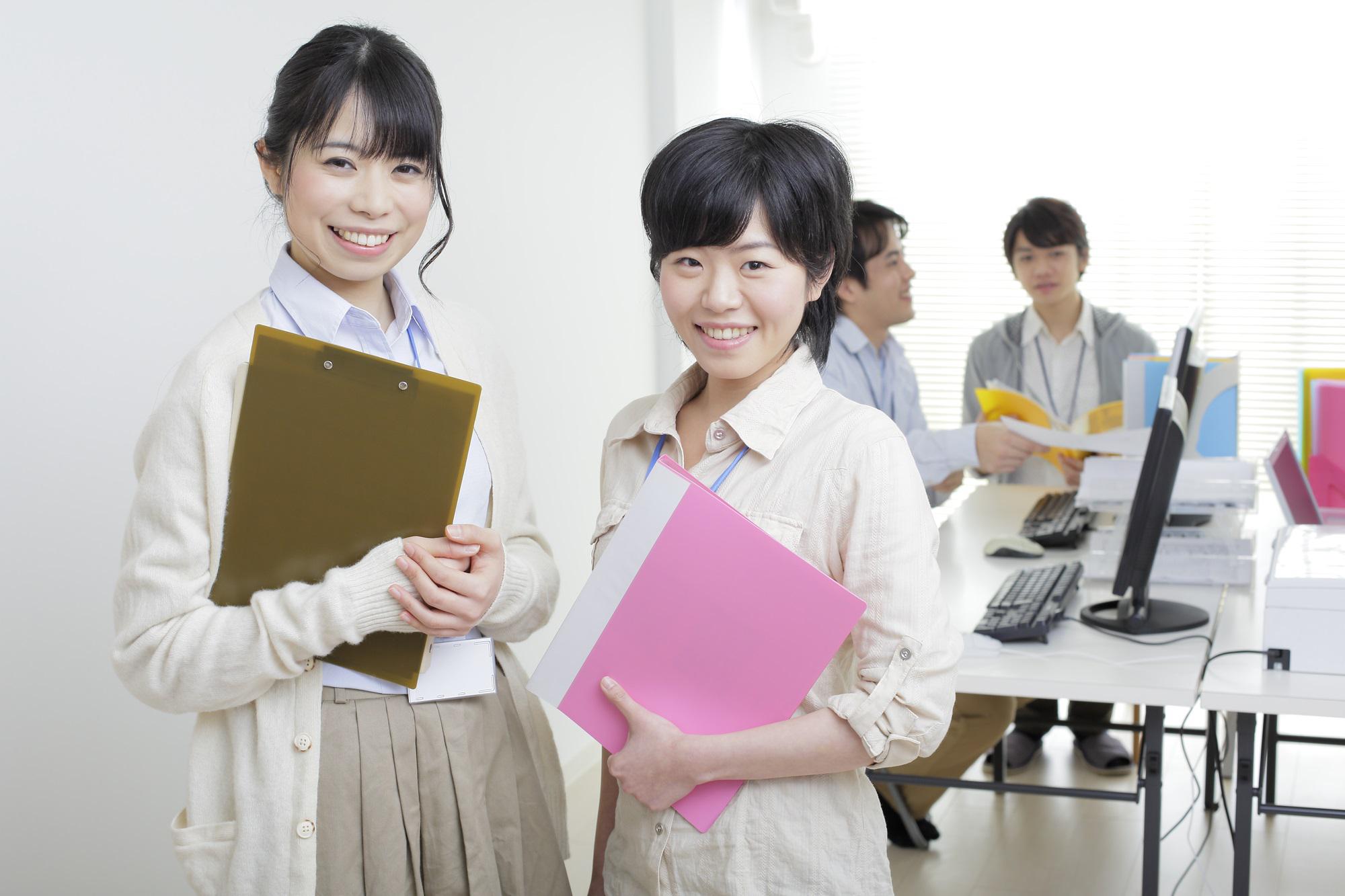[派遣]11時から勤務◎未経験OK◇高時給1,350円!工場内で...