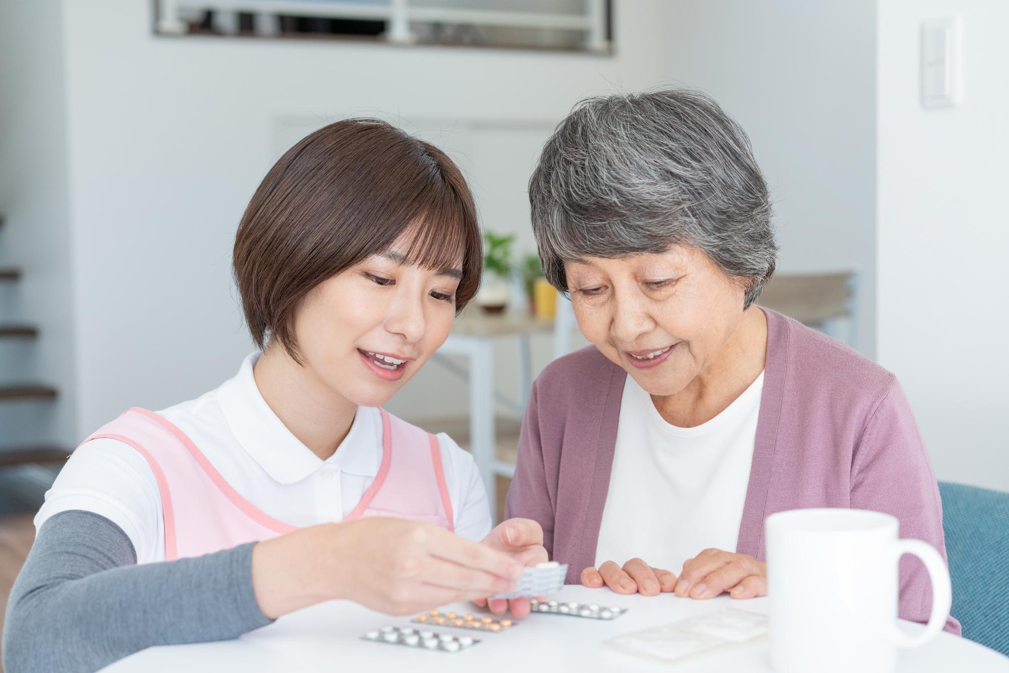 無資格OKの介護職求人。夜勤は4名体制で分からない事はすぐに聞け...