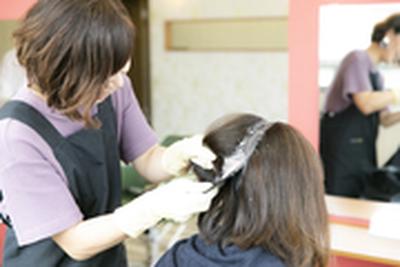 ヘアカラー専門店カラープラス　種池店のアルバイト写真
