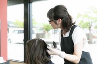 ヘアカラー専門店カラープラス　種池店のアルバイト写真