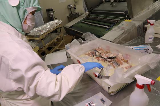 クイーンズ伊勢丹 新小岩店/【パート】鮮魚・水産加工スタッフ/早番+中番のアルバイト写真