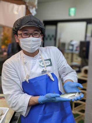 クイーンズ伊勢丹 新小岩店/【パート】鮮魚・水産加工スタッフ/早番+中番のアルバイト写真