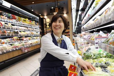 クイーンズ伊勢丹 白金高輪店/【アルバイト】食品売り場の品出しスタッフ/夕番+遅番のアルバイト写真