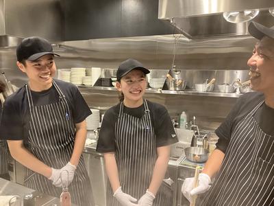 濃厚中華そばと餃子丸福 岡崎竜美丘店(キッチンスタッフ)のアルバイト写真