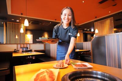 <NEW OPEN>焼肉きんぐ 磐田店(ホールスタッフ)のアルバイト写真