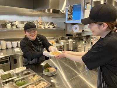 濃厚中華そばと餃子丸福 岡崎竜美丘店(キッチンスタッフ)のアルバイト写真