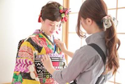 笑顔創造写真館ニコ　東広島店（ヘアメイク）のアルバイト写真