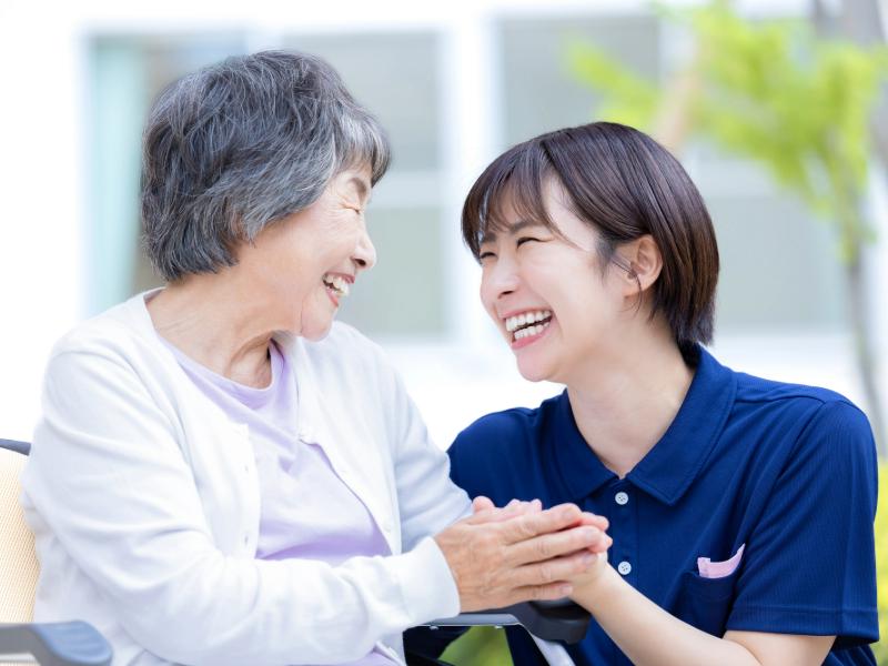 介護業界で長く活躍してほしいからこそ、もっと働き方に選択肢を！