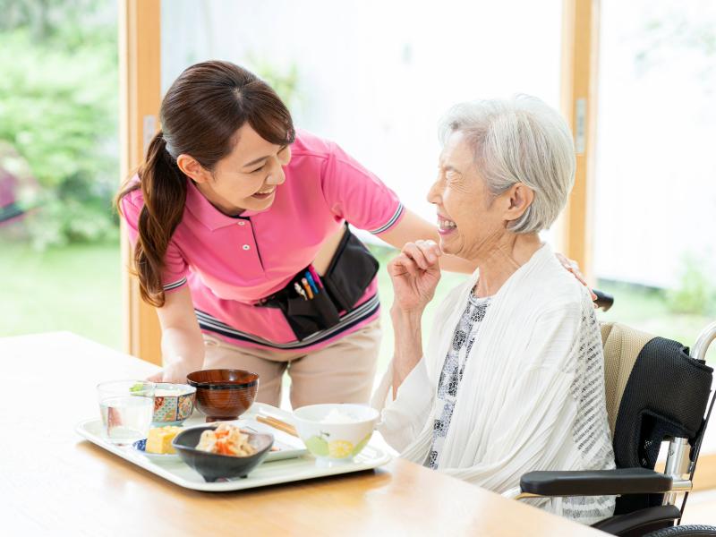 介護業界で長く活躍してほしいからこそ、もっと働き方に選択肢を！