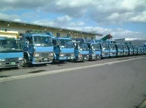 西本急送株式会社 大型トラックドライバーのアルバイト写真