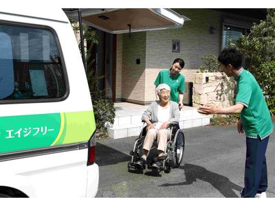 パナソニックエイジフリーケアセンター横須賀佐原 デイサービス/送迎運転手/日勤のみ (27687)のアルバイト