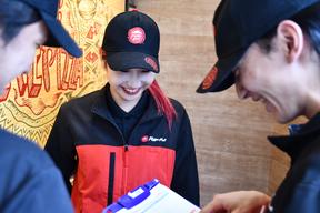 ピザハット 下丸子ガス橋通り店(デリバリースタッフ・フリーター募集)のアルバイト写真