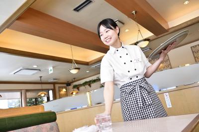 レストラン三宝 吉田店の求人画像