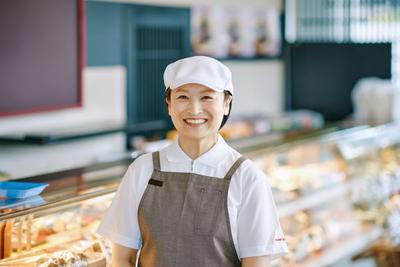 サザエ食品 札幌三越店/店舗製造販売スタッフ(フルタイム)のアルバイト写真