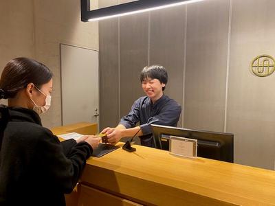 ハタゴイン静岡吉田インター　夜勤フロントスタッフ【101】のアルバイト写真