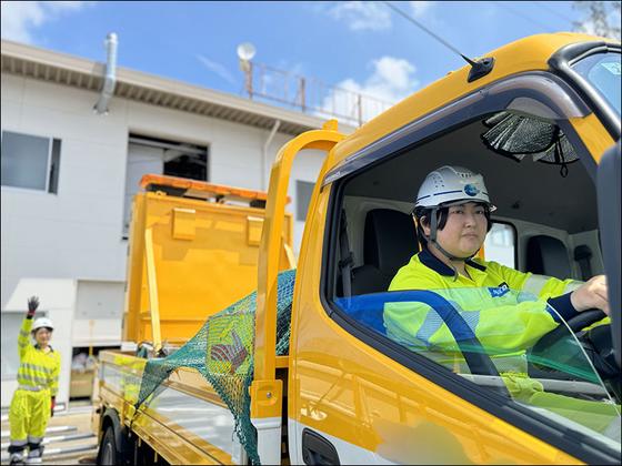 株式会社シンコーハイウェイサービス　甲府営業所【交通規制・誘導スタッフ】008のアルバイト写真