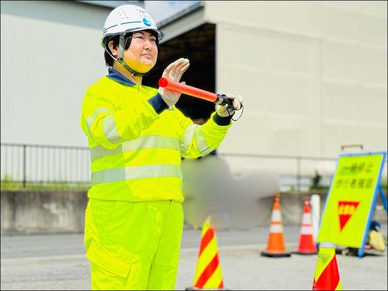 株式会社シンコーハイウェイサービス　甲府営業所【交通規制・誘導スタッフ】008のアルバイト写真