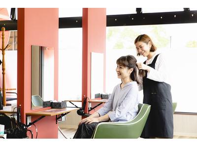 ヘアカラー専門店カラープラス　高知駅前店のアルバイト