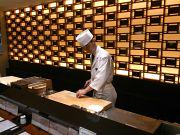 【週2日〜勤務OK】寿司レストランでホールスタッフを募集しています!
