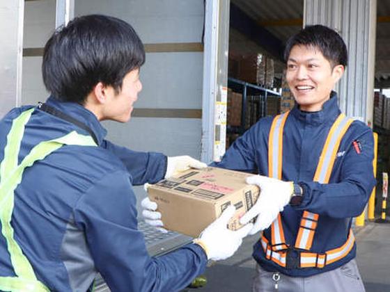 (株)シンクランホールディングス__千里丘倉庫_車両積込のアルバイト写真