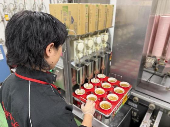 (株)シンクランホールディングス_東京ﾄﾞｰﾑ_チェッカー（売り子サポート）のアルバイト写真