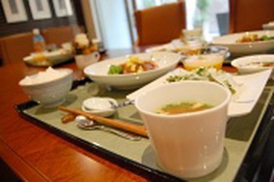 ヒルデモア世田谷岡本(調理補助　遅番スタッフ)のアルバイト写真