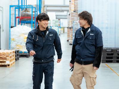 東西株式会社【物流管理者】日勤キャリア［02-01］のアルバイト写真