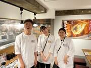 餃子と唐揚げの酒場　しんちゃんアメ村店/ホール・キッチンのアルバイト写真2