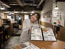 餃子と唐揚げの酒場　しんちゃんアメ村店/ホール・キッチンのアルバイト写真