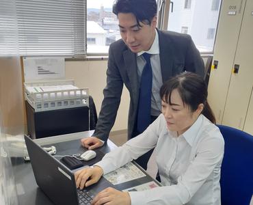 本社　売掛管理スタッフのアルバイト写真