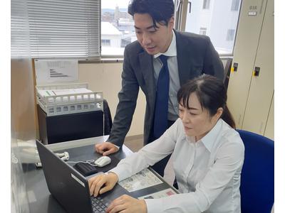 本社　売掛管理スタッフのアルバイト