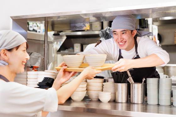 ごはんすすむ 横浜ポルタ店_001【031】のアルバイト写真