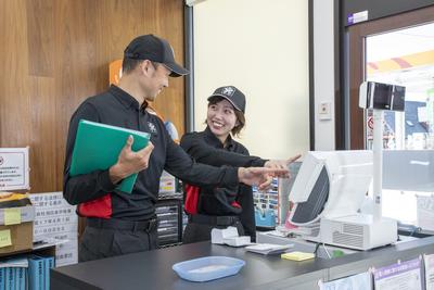宇佐美ガソリンスタンド セルフ17号北本店(出光)(株式会社ユーオーエス) /113576syのアルバイト写真