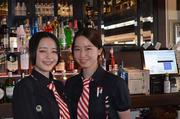 TGI　FRIDAYSイクスピアリ店　ホールスタッフ(ＡＰ＿１１６５)のアルバイト写真(メイン)