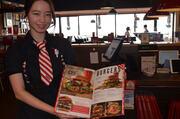 TGI　FRIDAYS有明ガーデン店　ホールスタッフ(ＡＰ＿１４４４)のアルバイト写真1